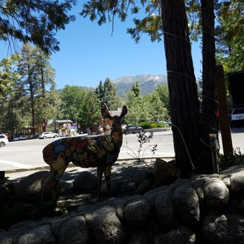 Restaurant Gastrognome - View of painted deer - New American Near Me - Idyllwild, California