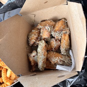That Wing Spot - That Garlic Parm 10 count wings - Chicken Wings Near Me - Orlando, Florida That Wing Spot - That Garlic Parm 10 count wings - Chicken Wings Near Me - Orlando, Florida