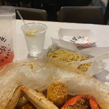 Cap't Loui - Garlic noodles . Snow crab and lobster tail. - Cajun/Creole Near Me - Duluth, Georgia