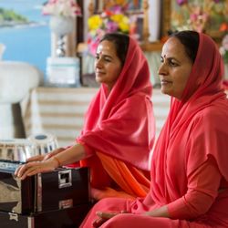 Divine Art of Yoga Center - Spiritual and Yoga teachers