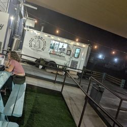 Good Vibrations Pizza - Food truck