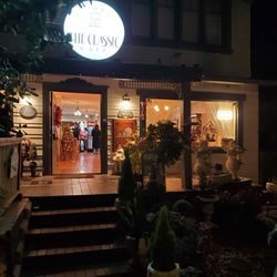 The Classic Cafe - Entrance