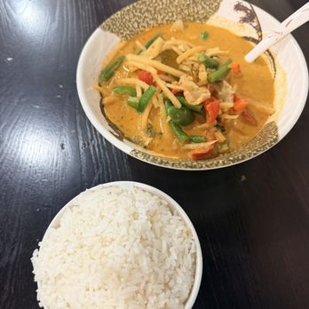 Maya Thai Cuisine - Red curry with chicken and jasmine rice - Thai Near Me - Pembroke Pines, Florida Maya Thai Cuisine - Red curry with chicken and jasmine rice - Thai Near Me - Pembroke Pines, Florida