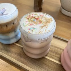 Plants & Coffee - Raspberry chai latte