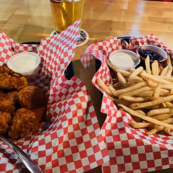 BNC Field House - BoNeLEsS wInGZ so fucking tender omg And fries are bomb.com - Sports Bars Near Me - Ames, Iowa