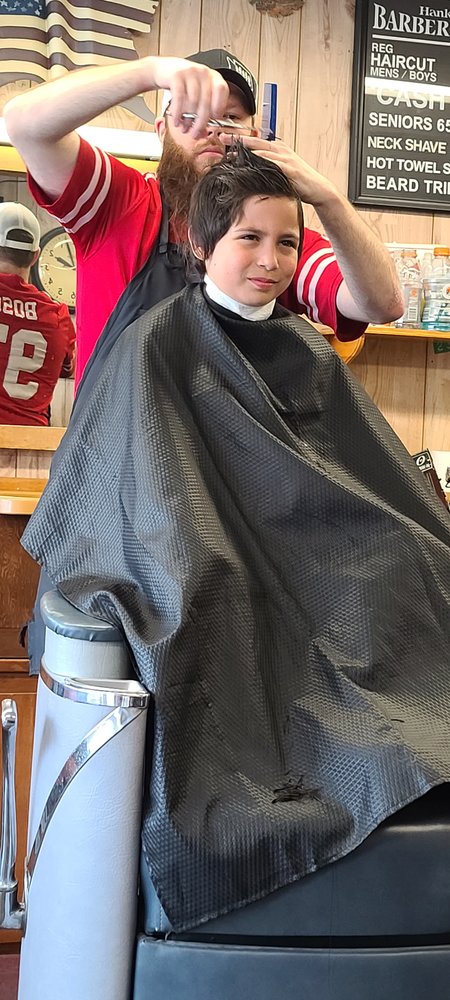 Hanks Barbershop Logo
