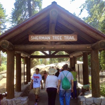 General Sherman Tree - Entrance to the trail towards General Sherman - Hiking Near Me - Sequoia National Park, California General Sherman Tree - Entrance to the trail towards General Sherman - Hiking Near Me - Sequoia National Park, California