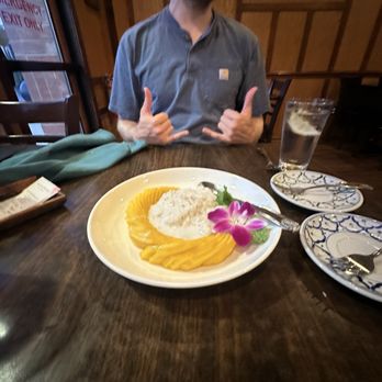 Ruen Thai Restaurant - Mango sticky rice - Thai Near Me - Roseville, California