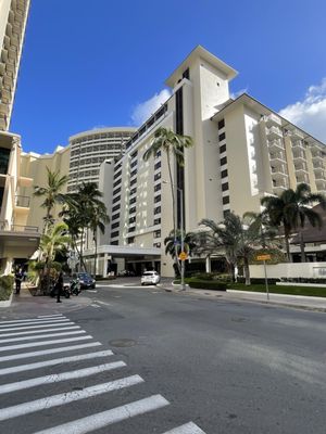 Halekulani Hotel by null