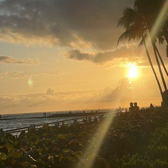 House Without A Key - Sunset views - Seafood Near Me - Honolulu, Hawaii