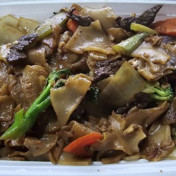 Bamboo - Beef pad see ew - Laotian Near Me - Milwaukee, Wisconsin