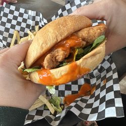 Slap Burger - Buffalo chicken clucka