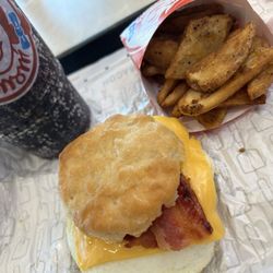 Wendy's - Bacon, Egg & Cheese Biscuit Combo