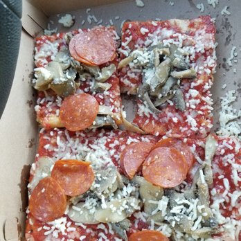 Dicarlo's Original Pizza - 4 regular with mushrooms. I was disappointed this visit that they were so skimpy with the cheese. - Pizza Near Me - Wellsburg, West Virginia Dicarlo's Original Pizza - 4 regular with mushrooms. I was disappointed this visit that they were so skimpy with the cheese. - Pizza Near Me - Wellsburg, West Virginia