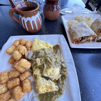 Jarro’s cafe - Chile verde omelette - Breakfast & Brunch Near Me - Moorpark, California