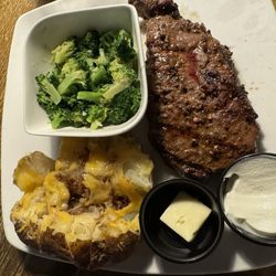 The Roost Bar N' Grille - Steak, broccoli, baked potato