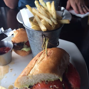 Common Theory - Steak sandwich - Gastropubs Near Me - San Diego, California