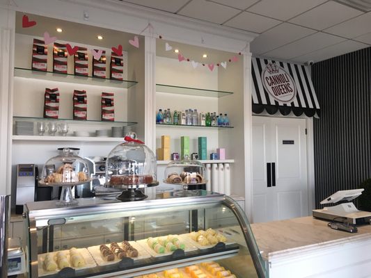 Cannoli Queens by null