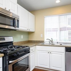 Sagewood Gardens - Kitchen at Sagewood Gardens