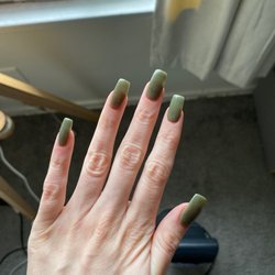 Red Beauty & Nails - Dip powder nails