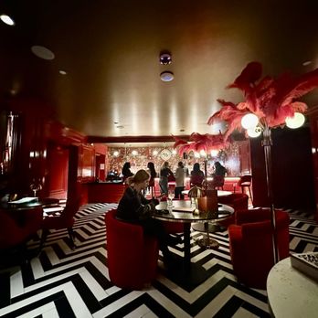 Hijinx Hotel - Eatertainment Near Me - Irvine, California