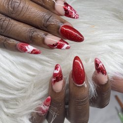 Violet's Nail Studio - Almond Freestyle Full Set