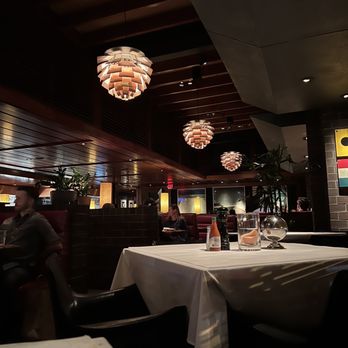 Hillstone - Inside - New American Near Me - San Francisco, California Hillstone - Inside - New American Near Me - San Francisco, California