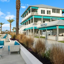 Fins Bar & Grill - Paradise Park & Fins Bar & Grill