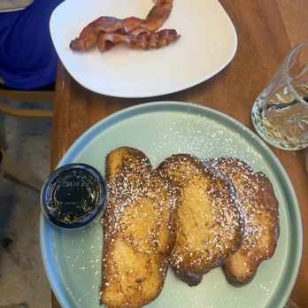 Winna’s Kitchen - BANOFFEE FRENCH TOAST - Breakfast & Brunch Near Me - Myrtle Beach, South Carolina