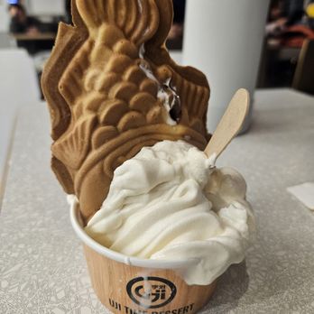 Uji Time Dessert - Jasmine milk tea (seasonal) with nutella filled taiyaki cone - Desserts Near Me - San Francisco, California Uji Time Dessert - Jasmine milk tea (seasonal) with nutella filled taiyaki cone - Desserts Near Me - San Francisco, California