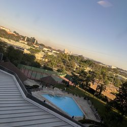 Sao Paulo Airport Marriott Hotel - Pool and tennis courts