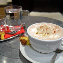 Marktbäckerei Dreher - Hot Chocolate (and tea in the background)