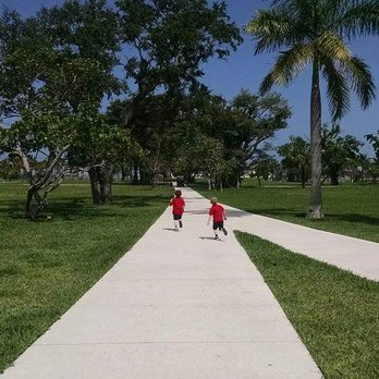 Bayfront Park - Plenty of running space - Parks Near Me - Miami, Florida Bayfront Park - Plenty of running space - Parks Near Me - Miami, Florida