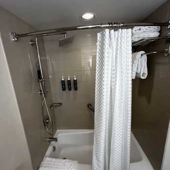The Westin Boston Seaport District - Shower - Hotels Near Me - Boston, Massachusetts The Westin Boston Seaport District - Shower - Hotels Near Me - Boston, Massachusetts