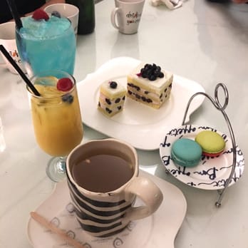 Caffe Concerto - Orange Juice, blueberry cheesecake, macaroons - Pizza Near Me - Los Angeles, California