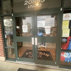 Gridiron Grill - Beware of Cash Only signs and no other verbal notice till after you place food order!