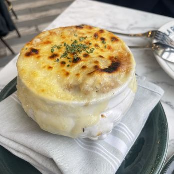 Bar La Rue - French onion soup - Bars Near Me - Chicago, Illinois