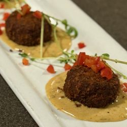 Wild River Grille - Crab and Salmon Cakes