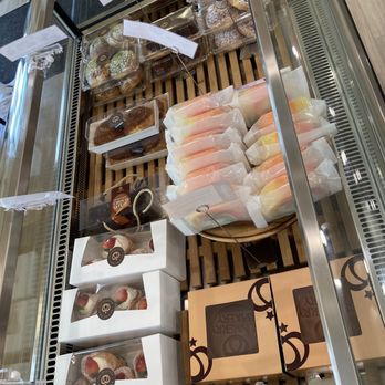 Sunmerry Bakery - a variety of pastries on display - Cafes Near Me - Green Brook Township, New Jersey Sunmerry Bakery - a variety of pastries on display - Cafes Near Me - Green Brook Township, New Jersey