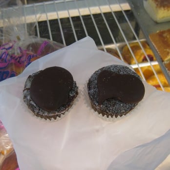 Leonard's Bakery - chocolate somethings - Bakeries Near Me - Honolulu, Hawaii Leonard's Bakery - chocolate somethings - Bakeries Near Me - Honolulu, Hawaii