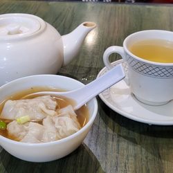 Chilli Lee - Won tin soup & tea