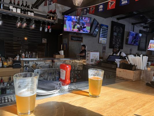 McCray's Tavern by null