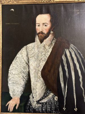 Elizabethan Gardens by null