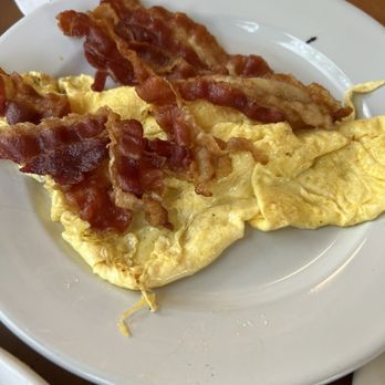 Amy's Grill & Cafe - Eggs n bacon - Cafes Near Me - Hayward, California