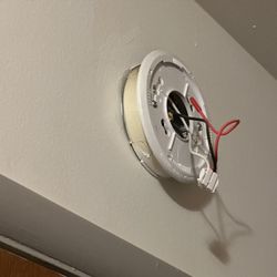 Silver Spur Motel - Smoke detector missing