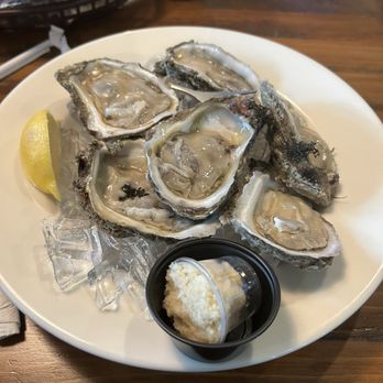 VICTORIO’S OYSTER BAR & GRILLE - Updated July 2025 - 96 Photos & 176 ...