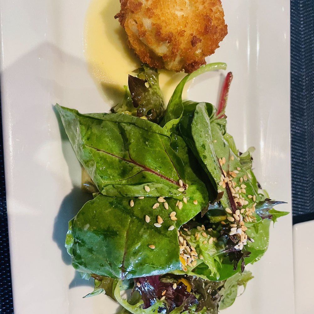 River Oaks Restaurant - New American Near Me - Memphis, Tennessee