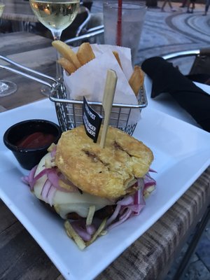 Clutch Burger by null