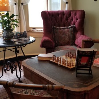 Rachael's Inner Harbor Boutique Inn - Library - Sitting Room - Bed & Breakfast Near Me - Baltimore, Maryland