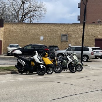 Steep Ravine Brewing - Scooter ride to  restaurant - Brewpubs Near Me - Highland Park, Illinois